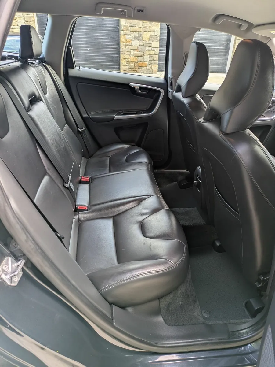 Volvo XC60 2017 - Image 4