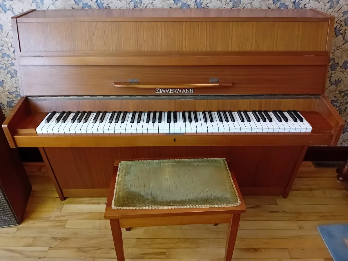 Piano - Image 1
