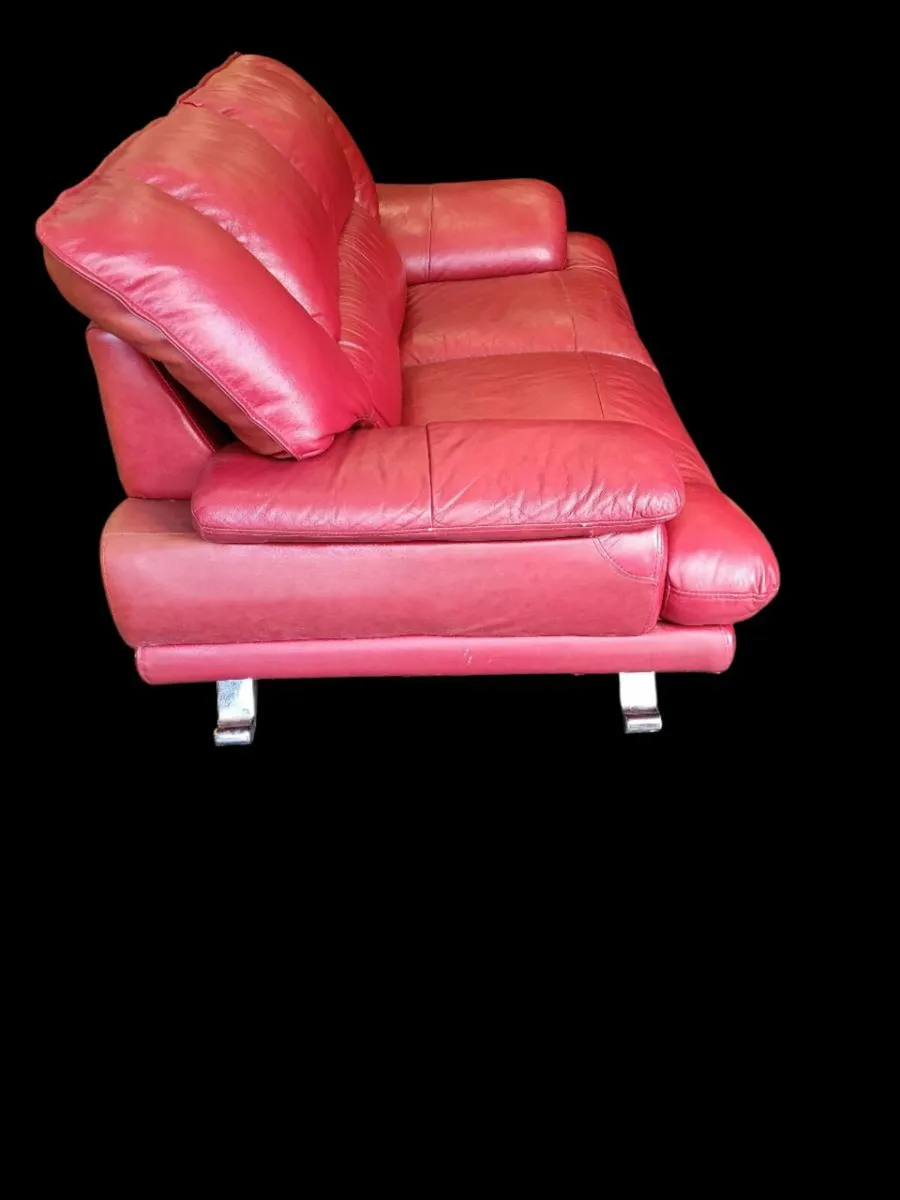 Lovely red leather couch - Image 2