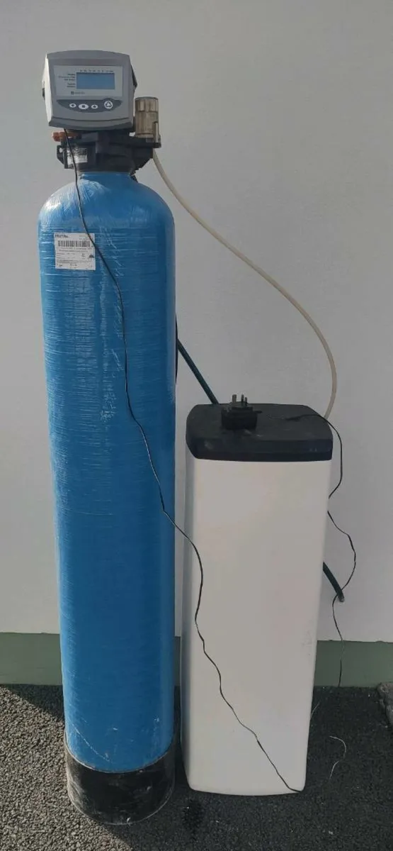 Water filtration system - Image 1