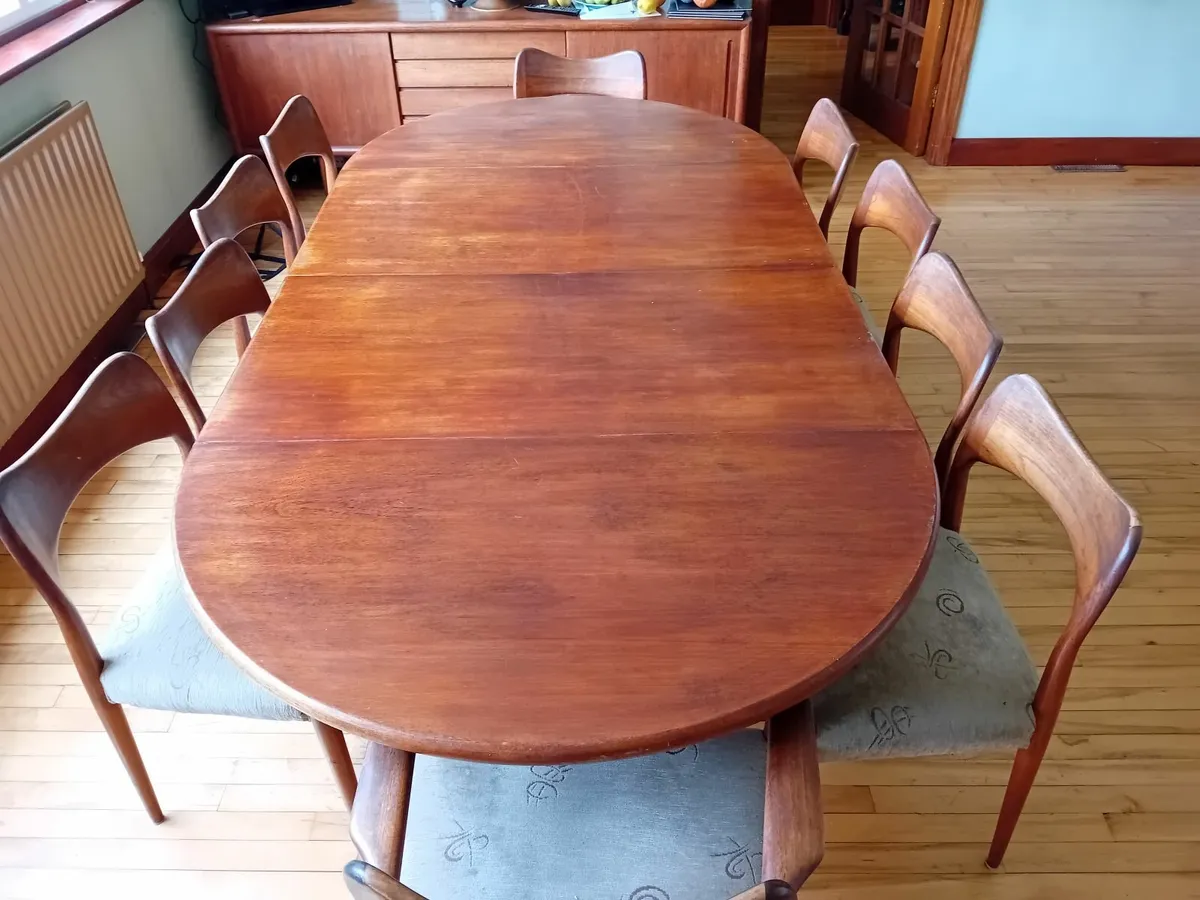 Kitchen table solid oak & 10 chairs