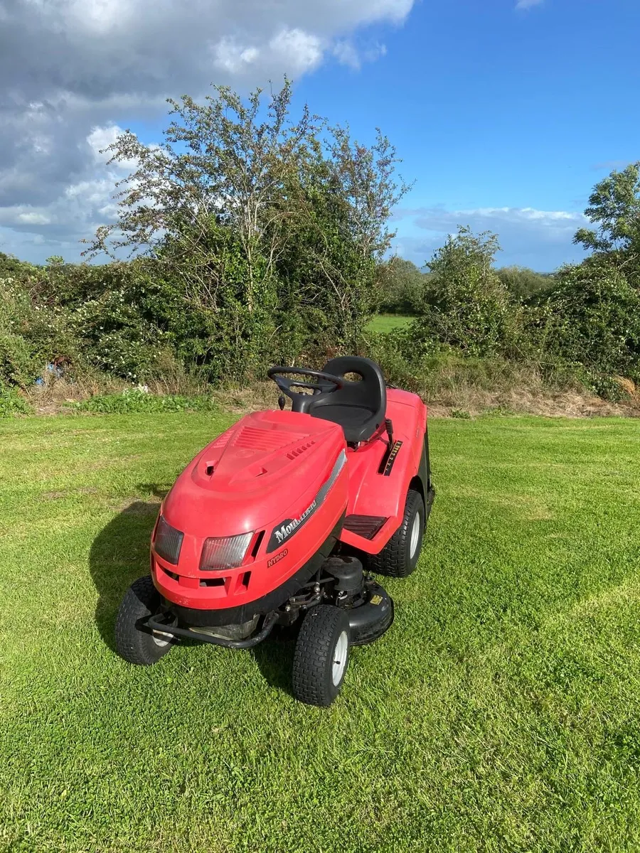 Mountfield ride on lawnmower - Image 3