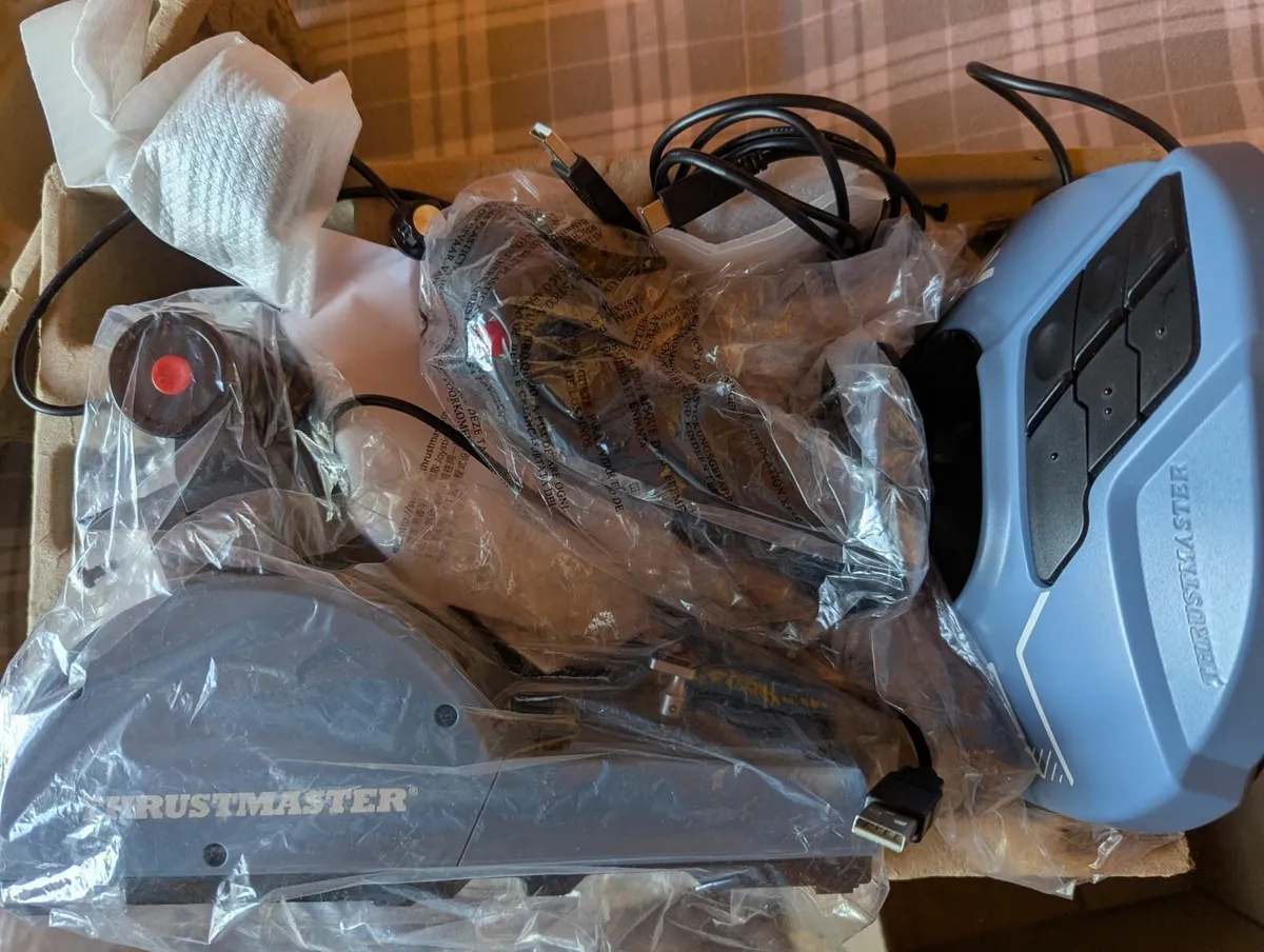 Thrustmaster Flight Simulator Joystick & Throttle - Image 3