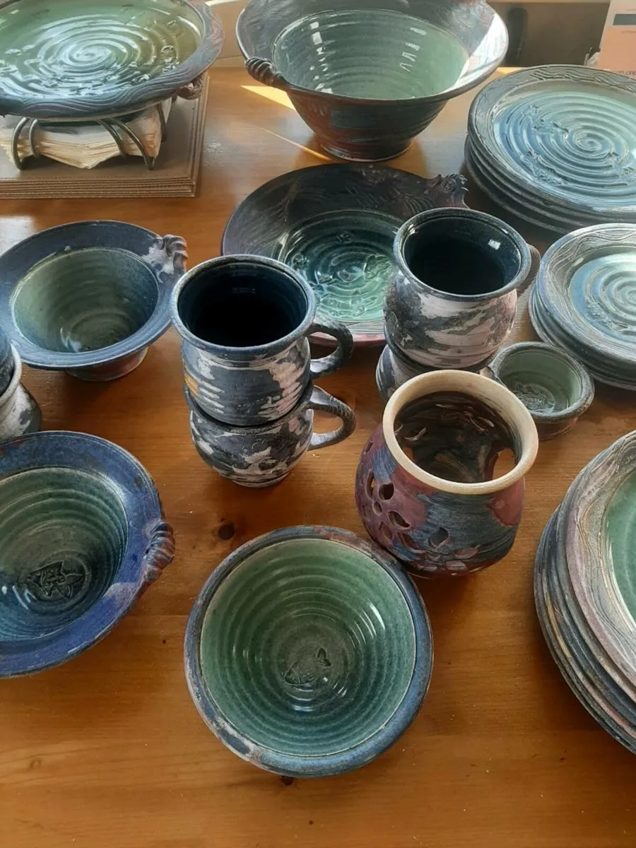 Michael Kennedy Pottery set - Image 3