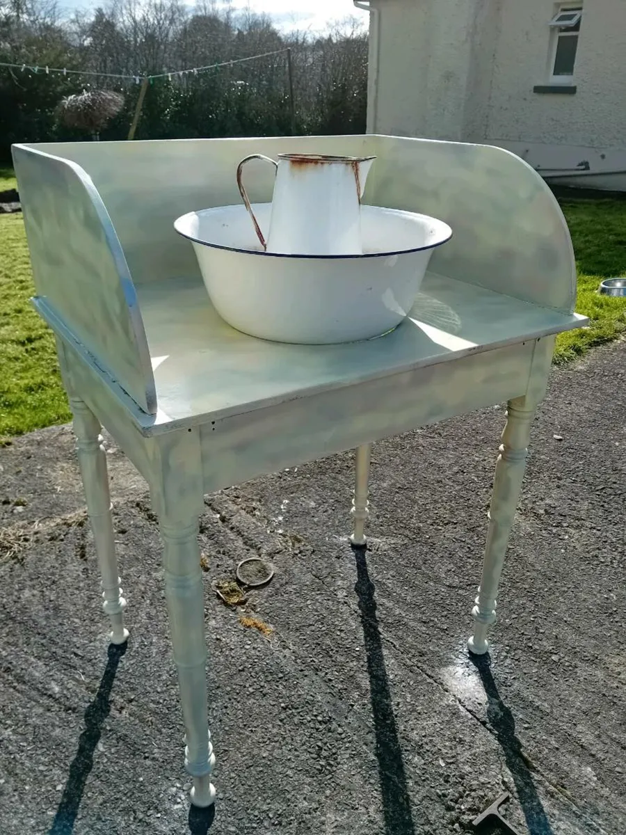 Bathroom furniture - Image 1