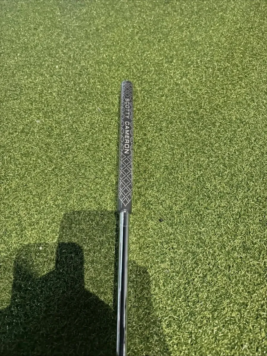 Scotty Cameron 2022 Jet Set Newport 2 Plus RH 35” - Image 2