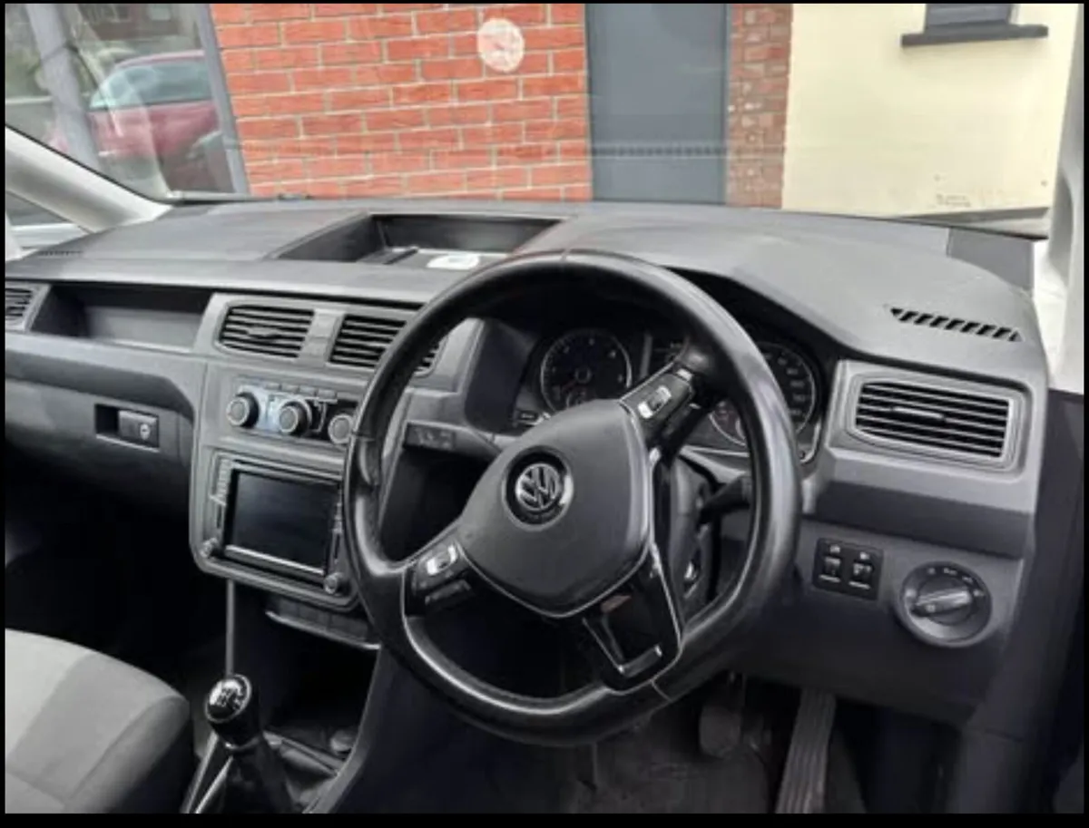 VW Caddy Highline - Image 3