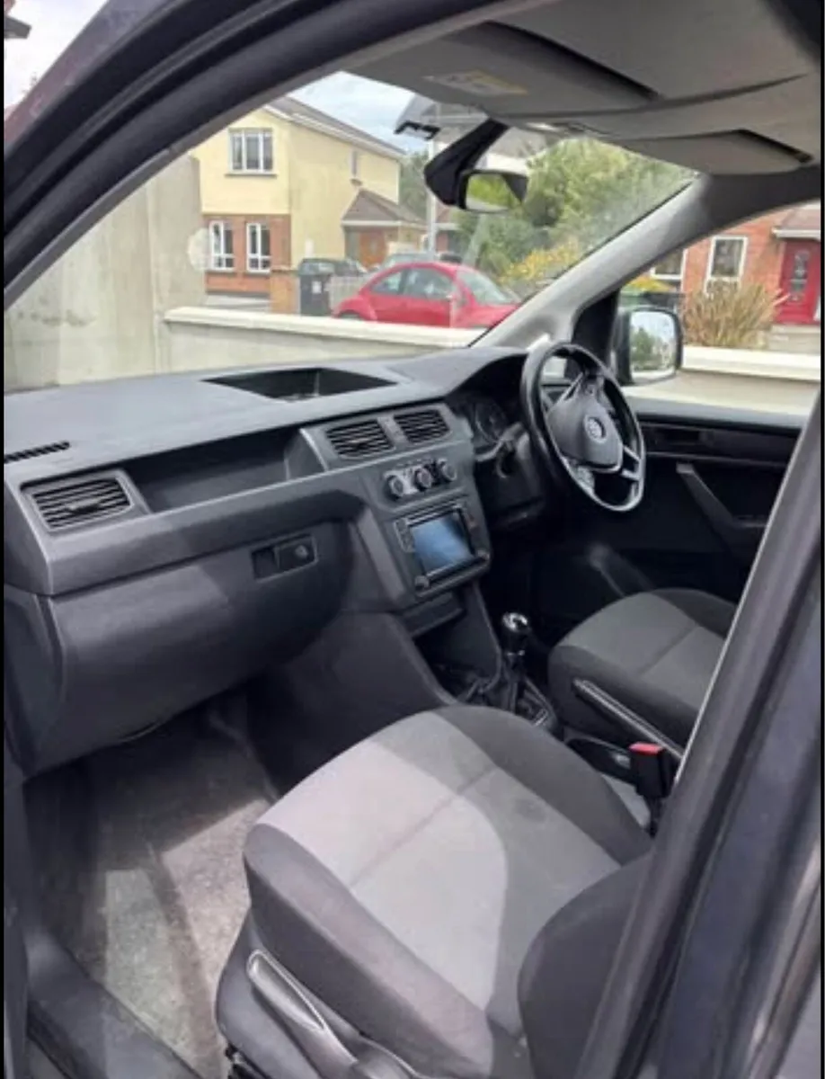 VW Caddy Highline - Image 4