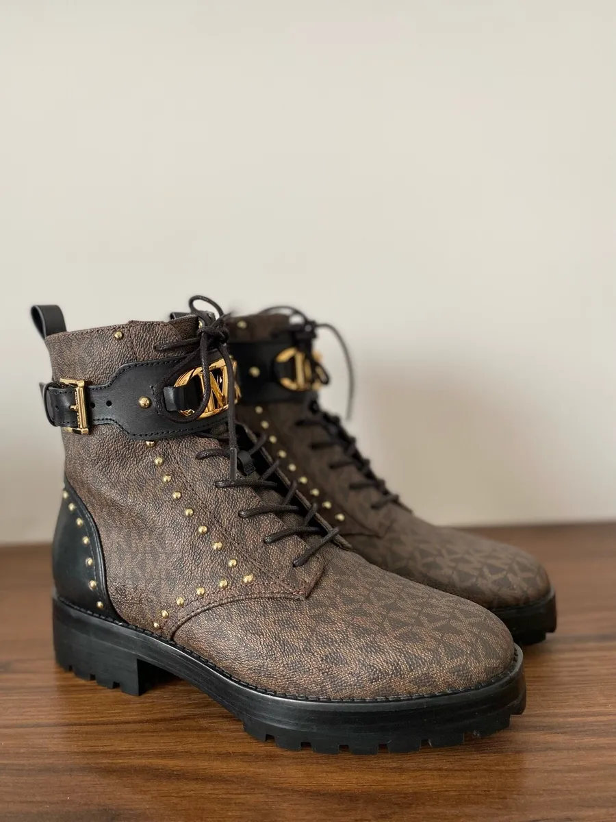 Michael Kors branded boots size 6 - Image 1