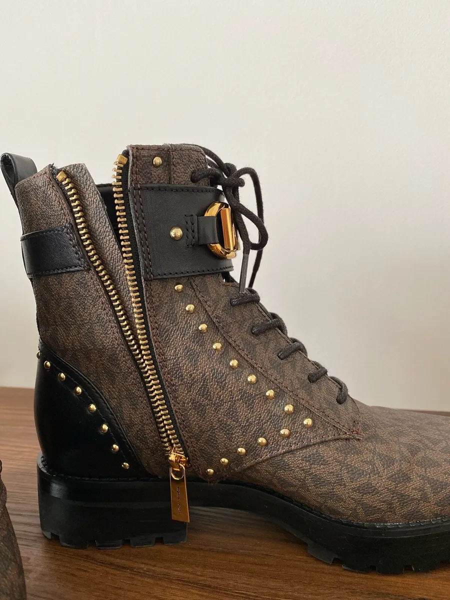 Michael Kors branded boots size 6 - Image 3