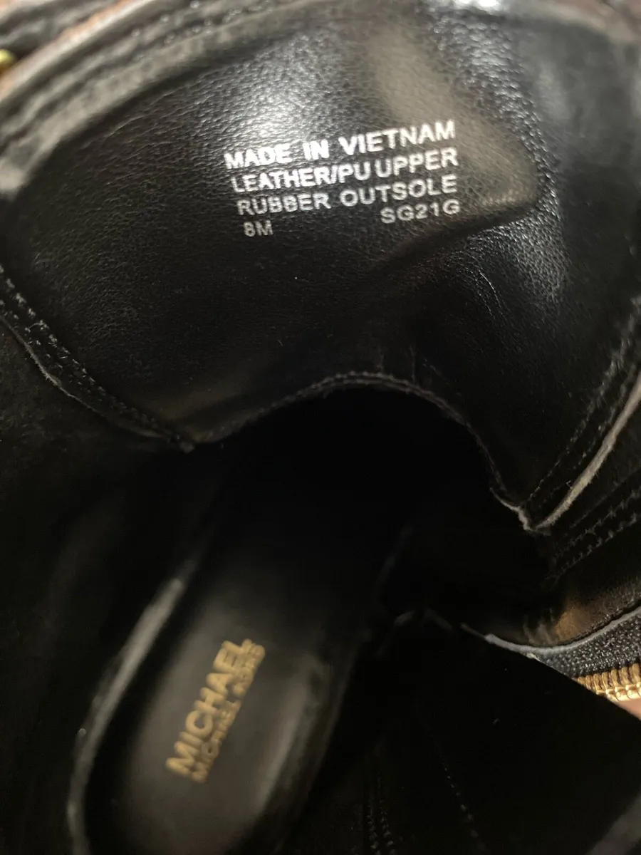 Michael Kors branded boots size 6 - Image 4