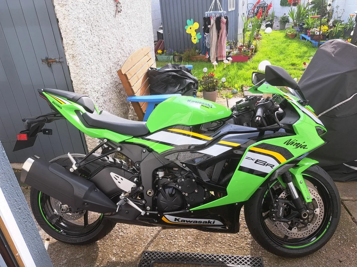 Kawasaki Ninja 2025 - Image 1