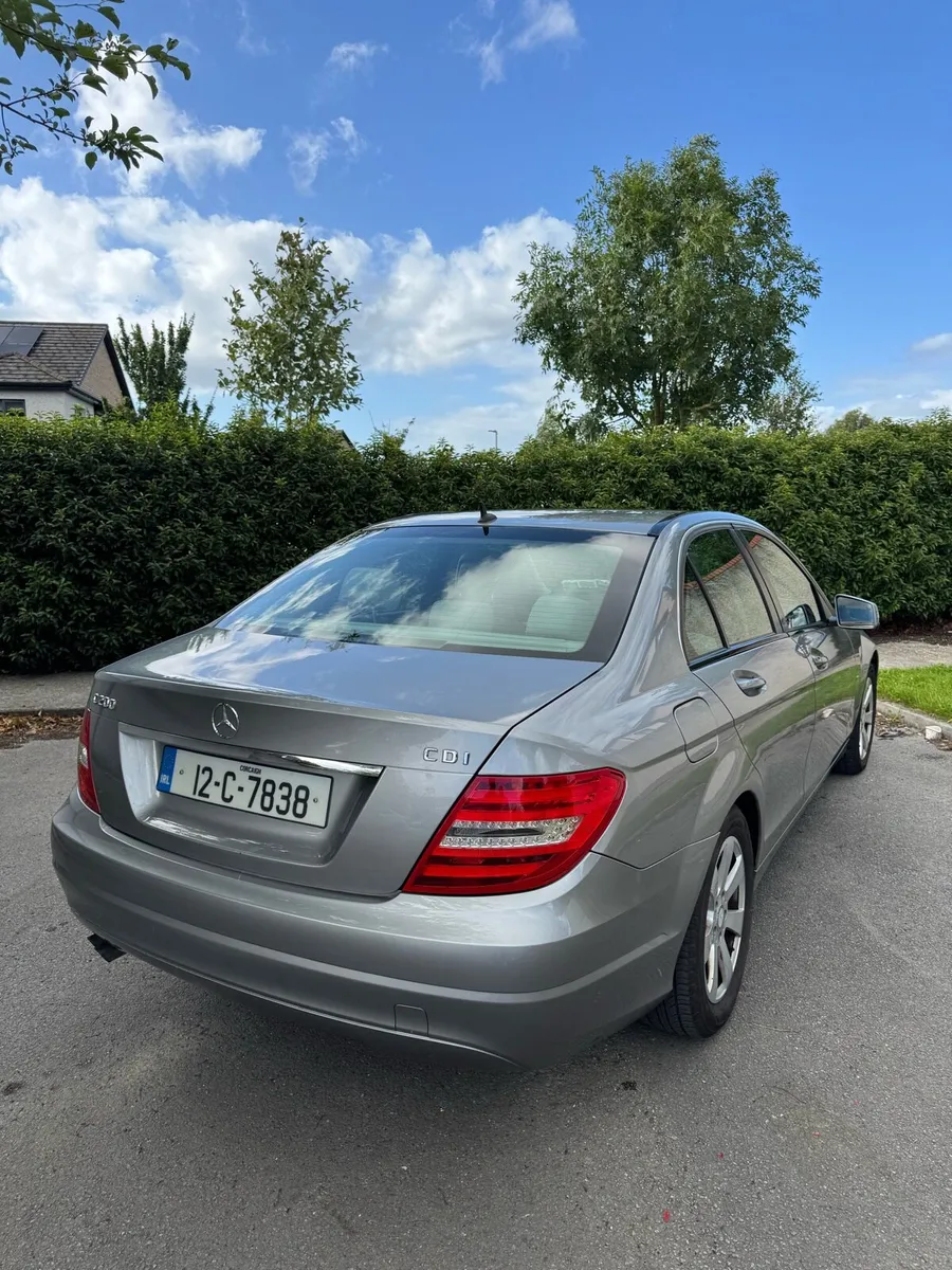 Mercedes-Benz C-Class C200 2012 - Image 3