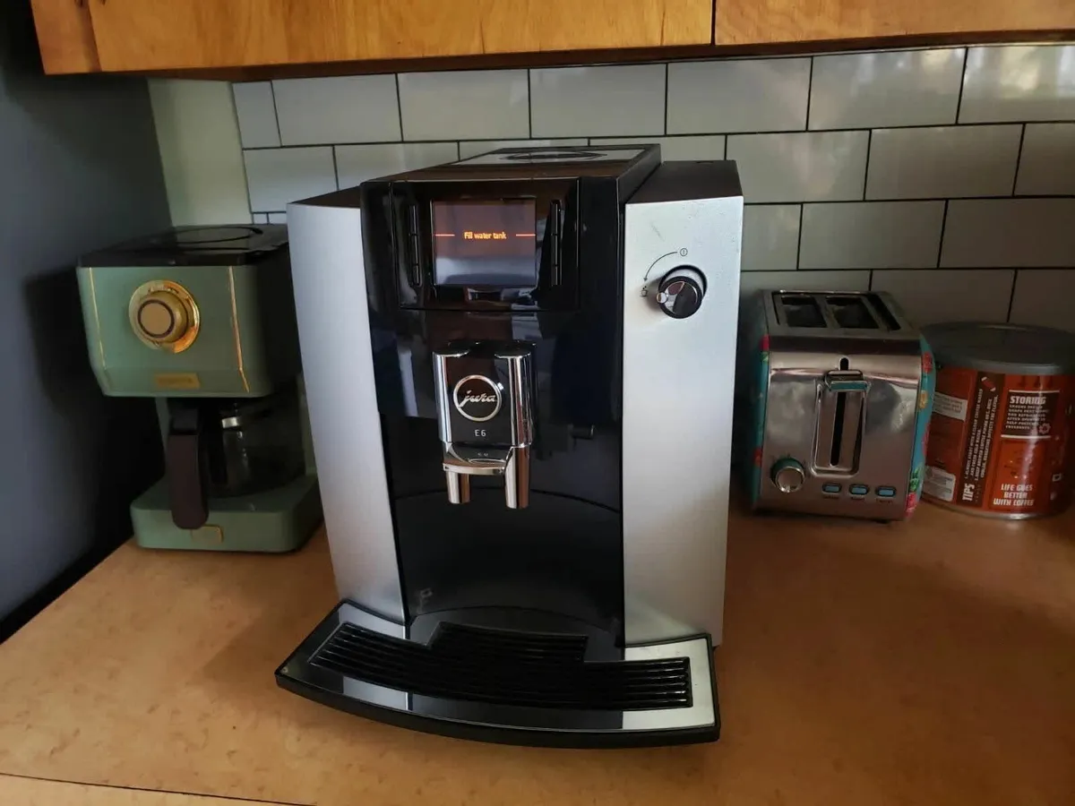 Jura - E6 Espresso Machine Platinum 15070 Type 734 - Image 1