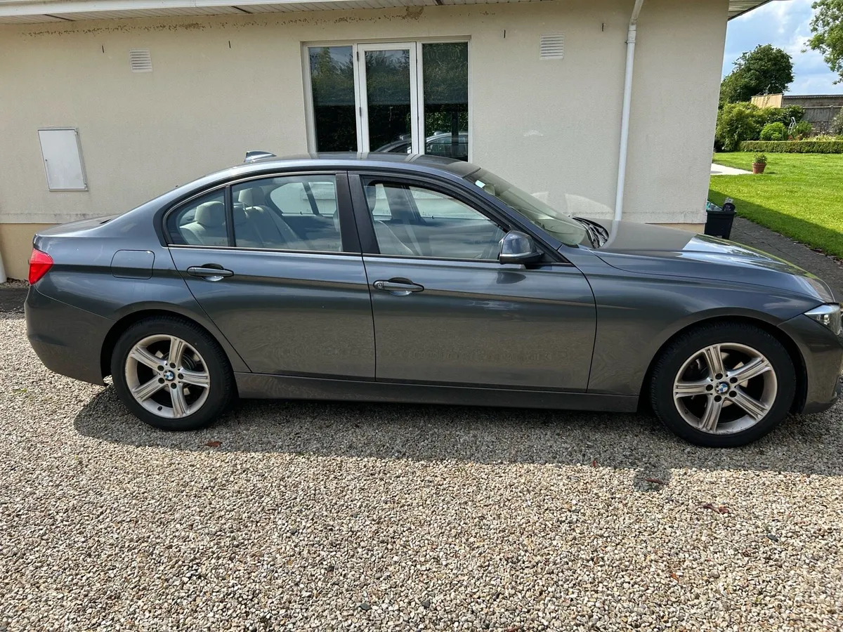 BMW 316d 2014 - Image 2