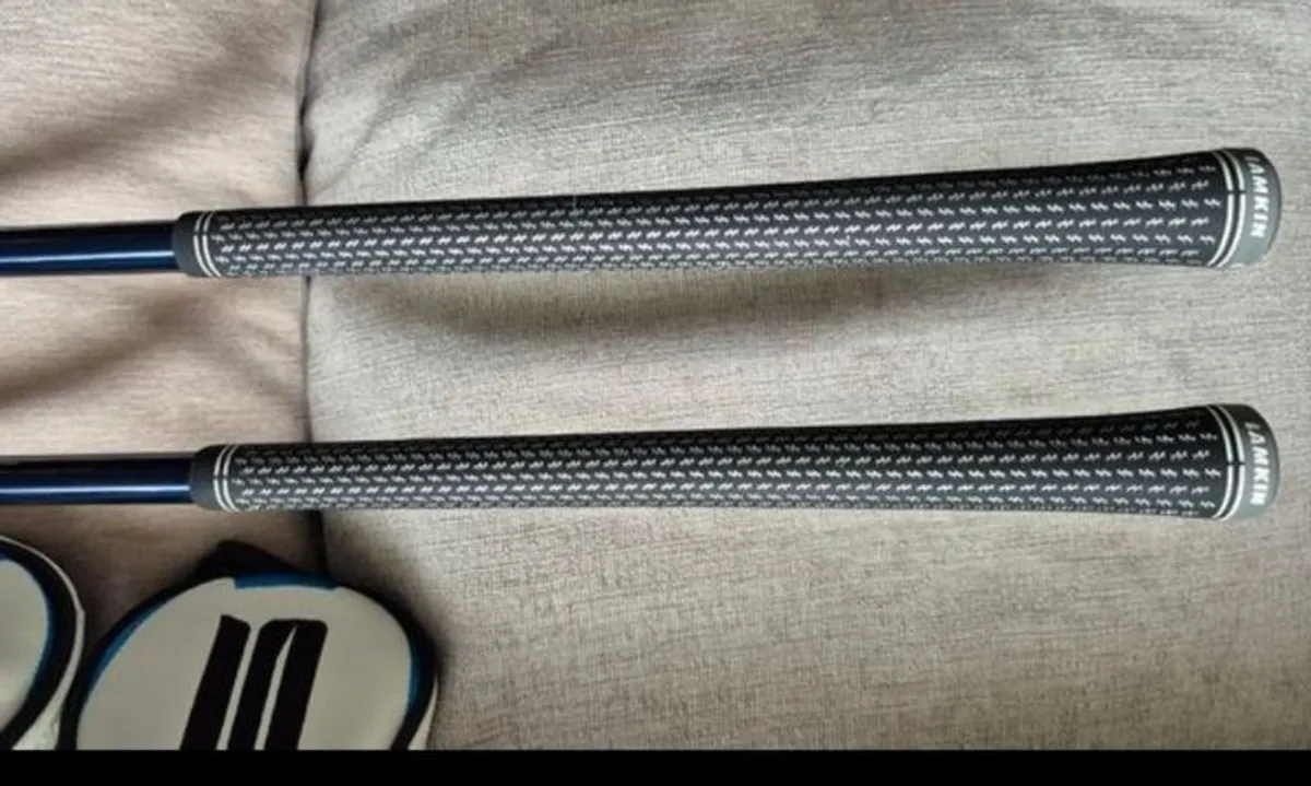 taylormade sim 2 max 3 wood and 5 wood  stiff flex shaft - Image 1