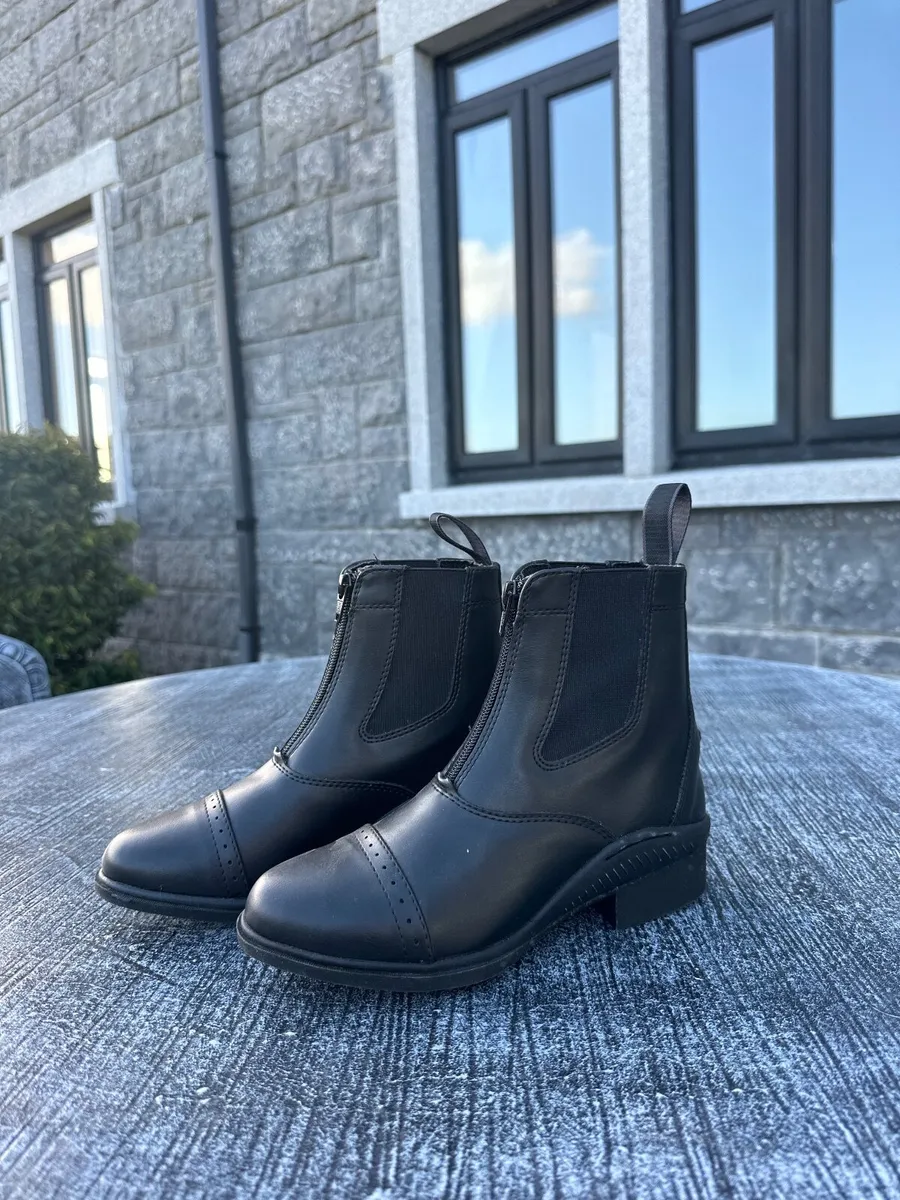 Horse riding boots - Image 1