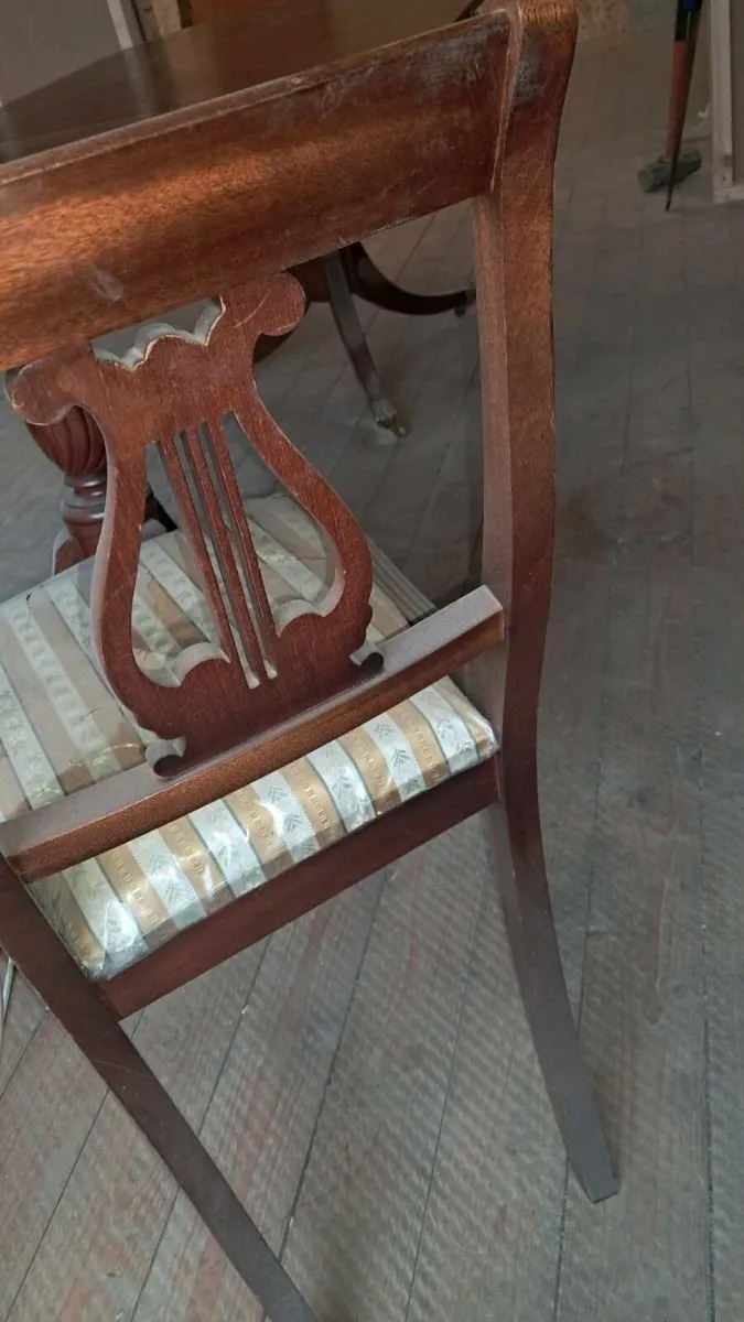Vintage Dinning Table and 8 Chairs. - Image 4