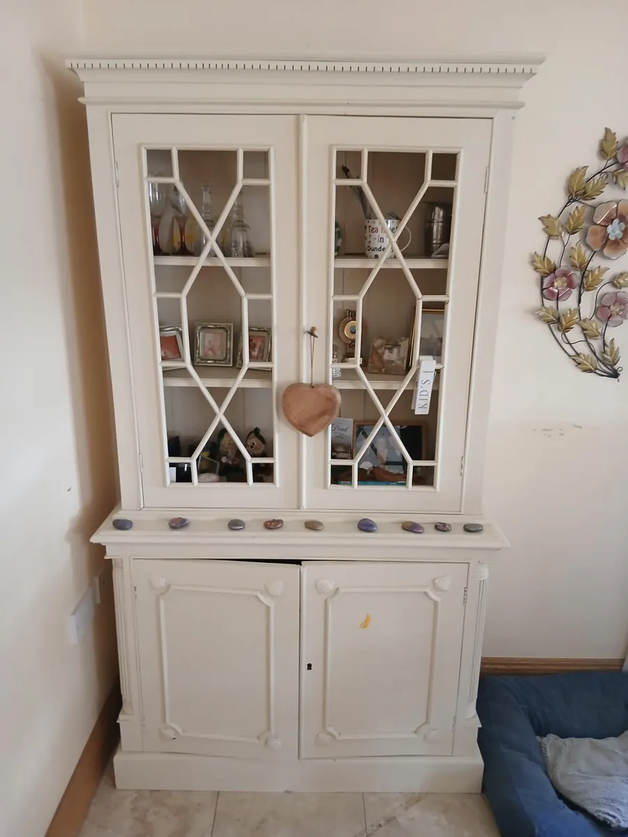 Table and 6 chairs plus Cabinet - Image 1