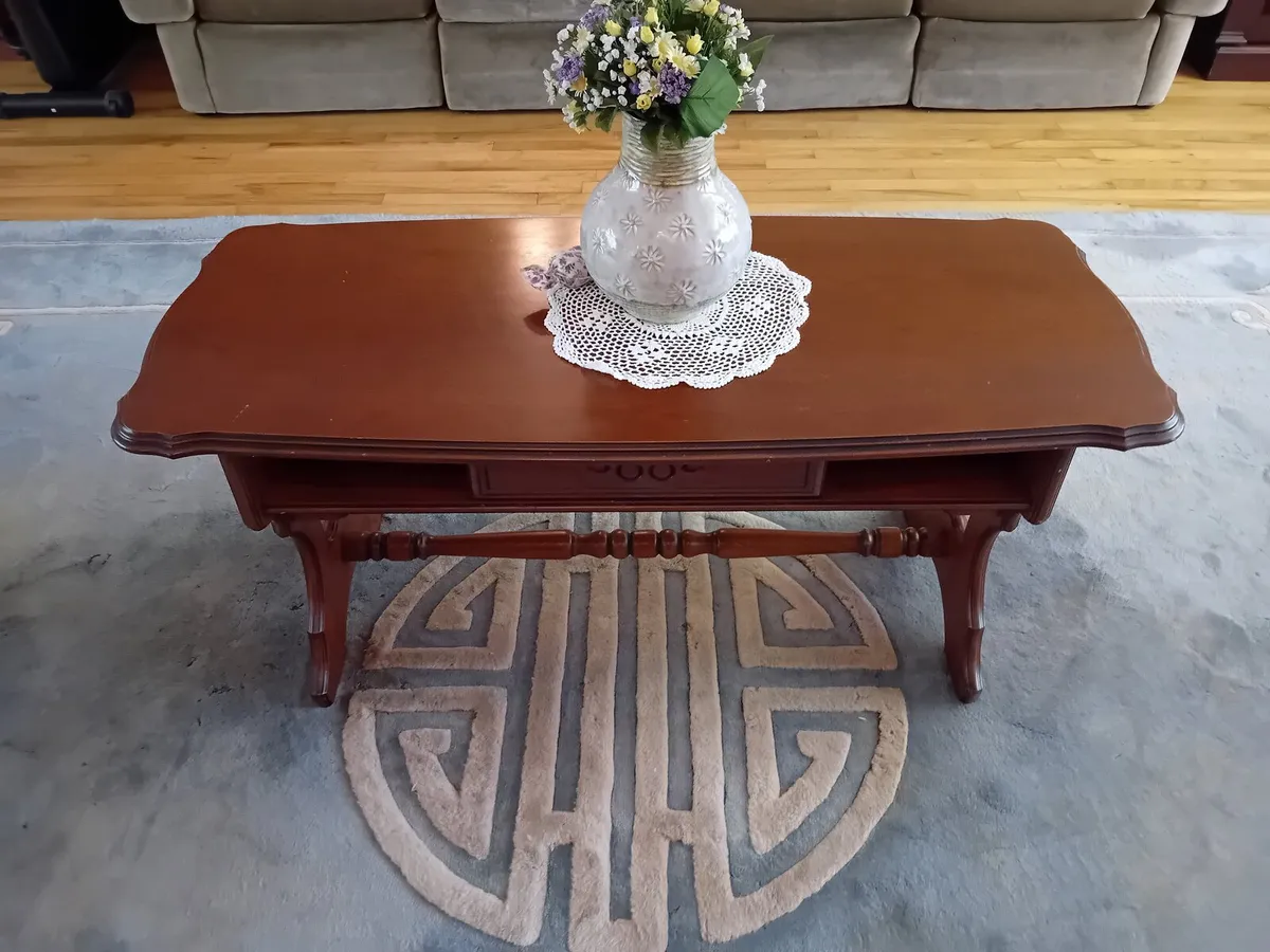 Coffee table - Image 1