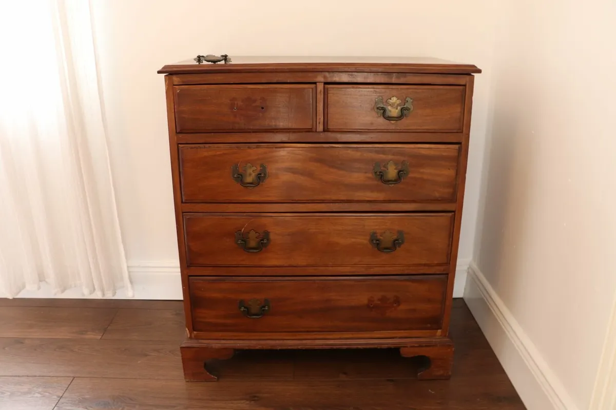 Antique Mahogany Chest of Drawers / Dresser - Image 1
