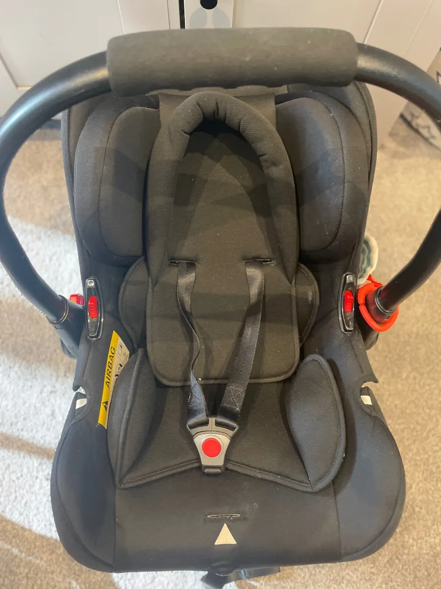 Car seat with isofix base - Image 2