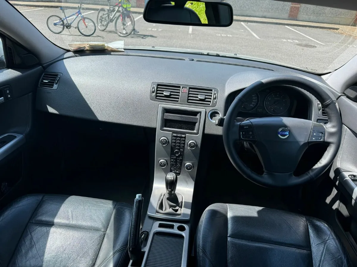 Volvo V50 2007 - Image 2