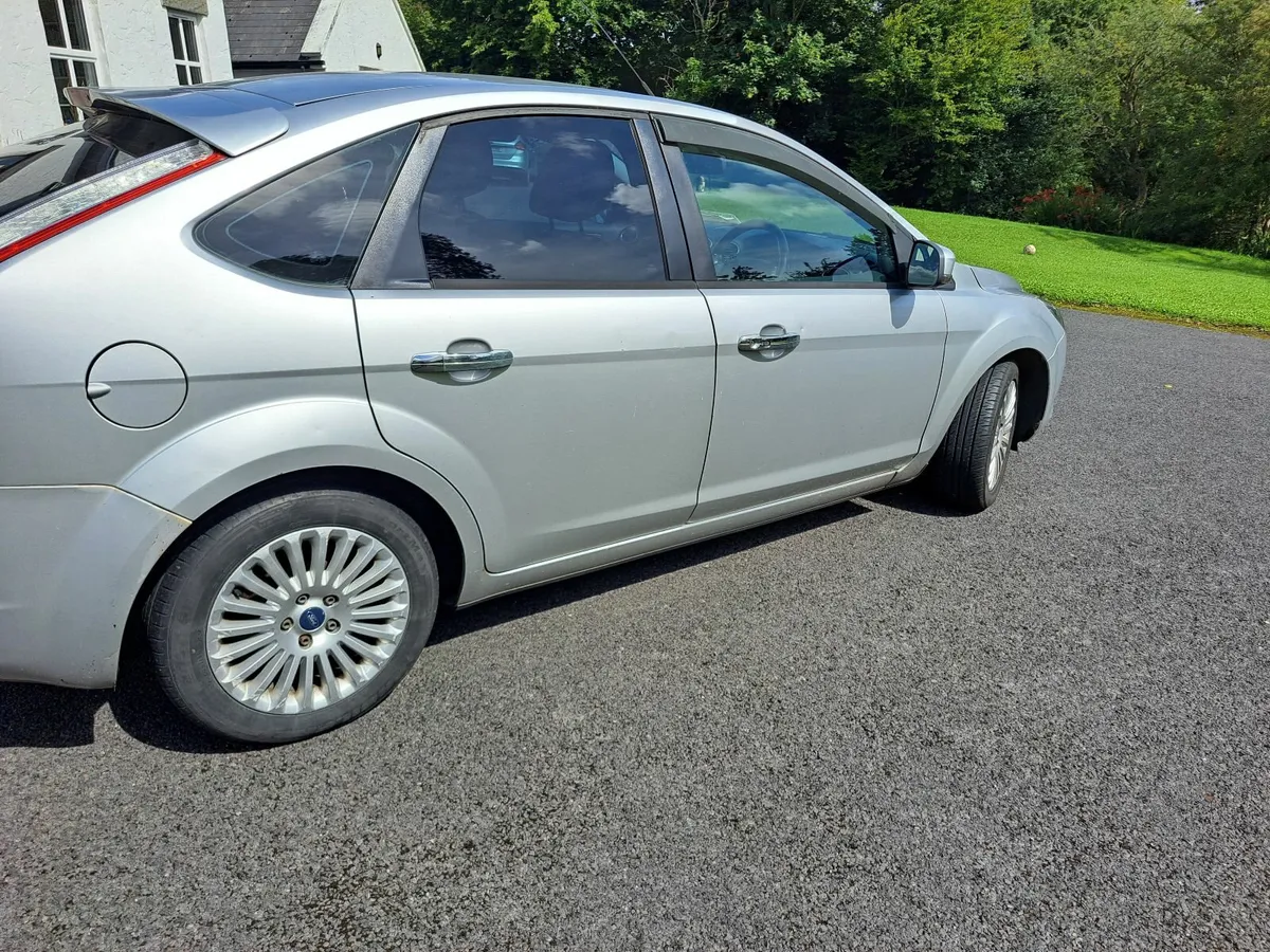 Ford Focus 2010 - Image 3