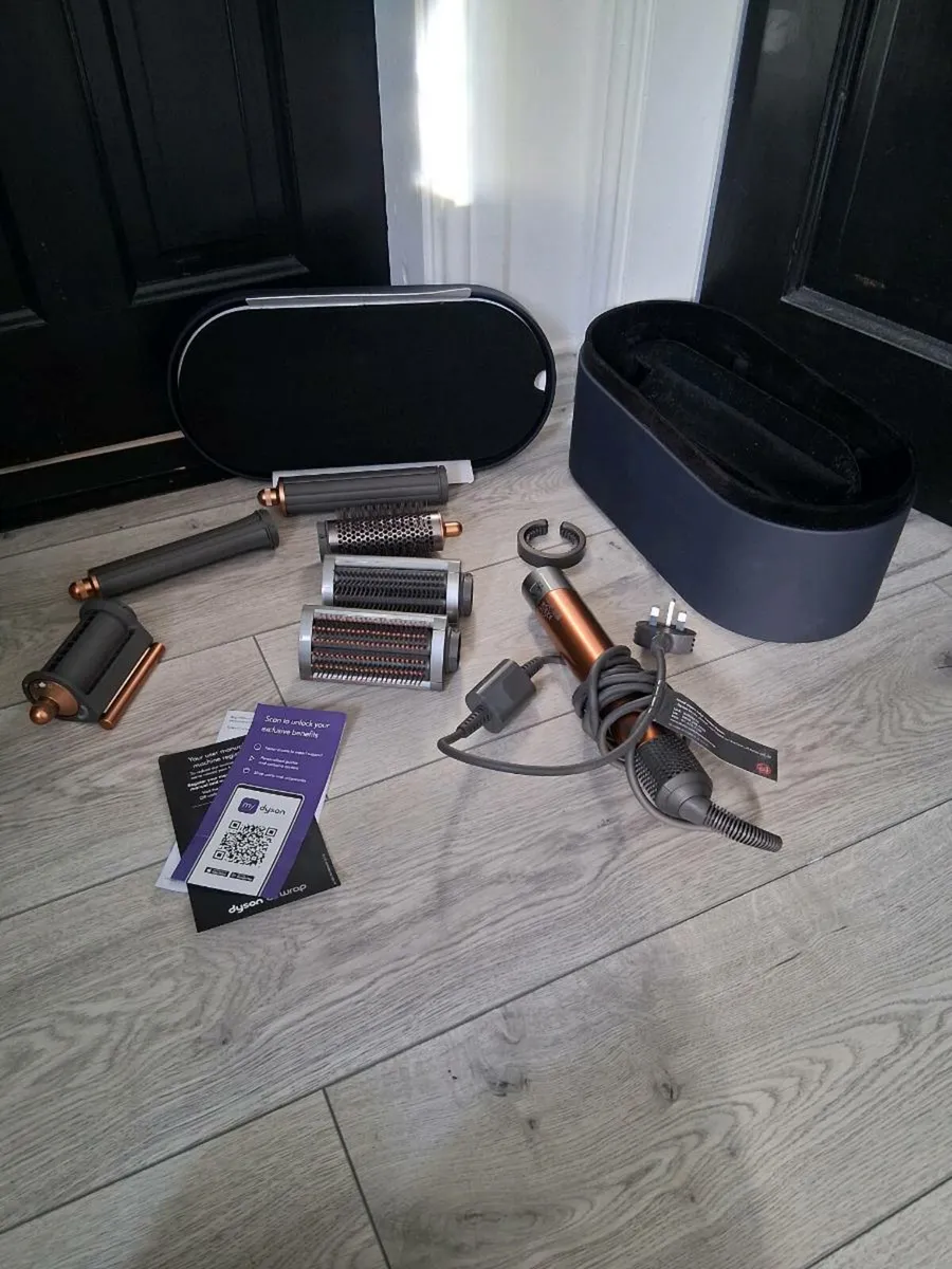Dyson airwrap - Image 1