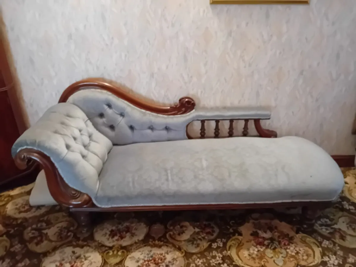 Chase longue antique sofa