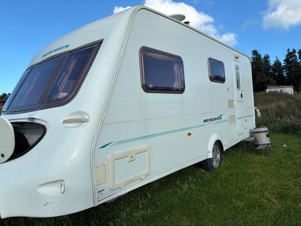 Fleetwood 4 berth Caravan 2006 - Image 4