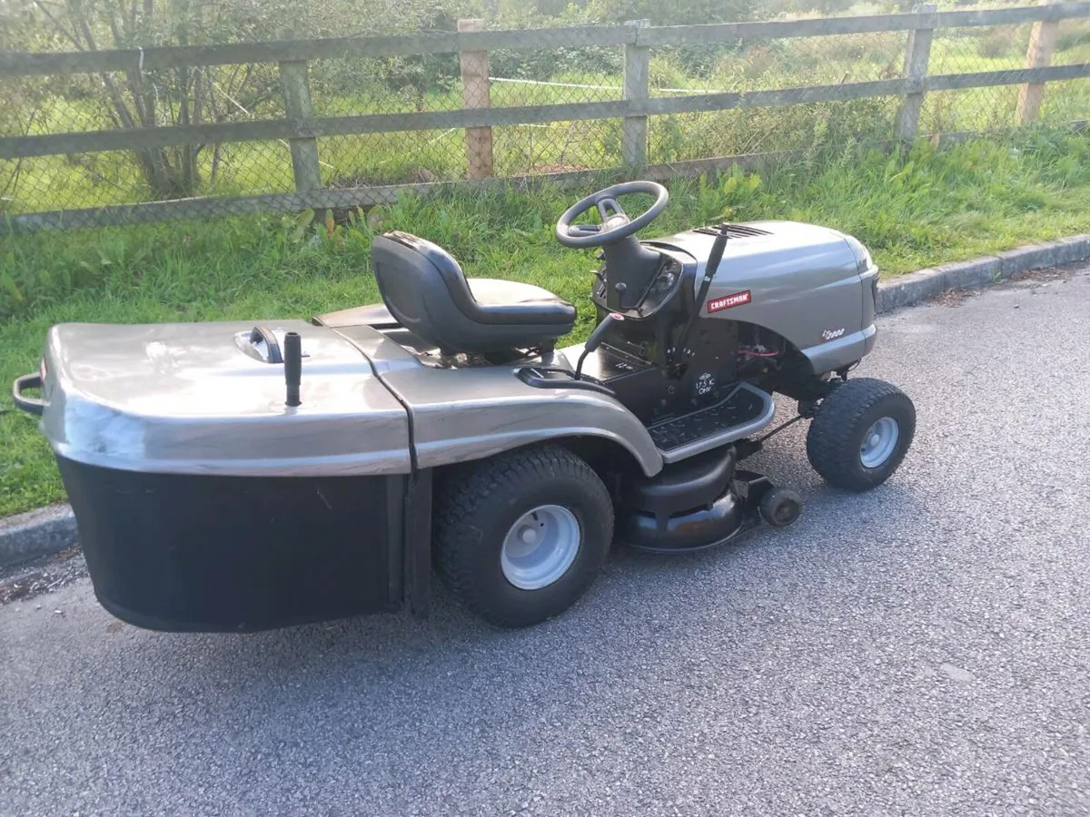 Ride on lawnmower - Image 3
