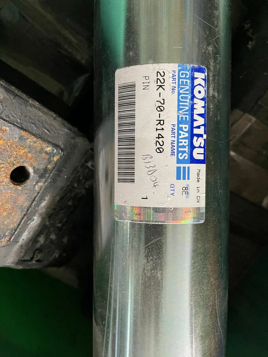 Komatsu PC26 MR3 King Post Pin 22K-70-R1420 - Image 4