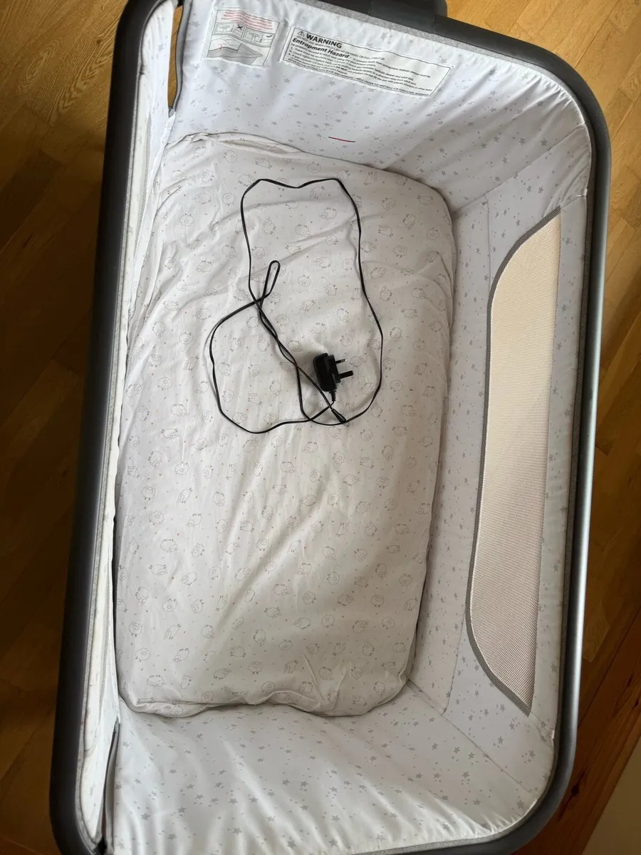 Electric Crib next to bed - Image 4