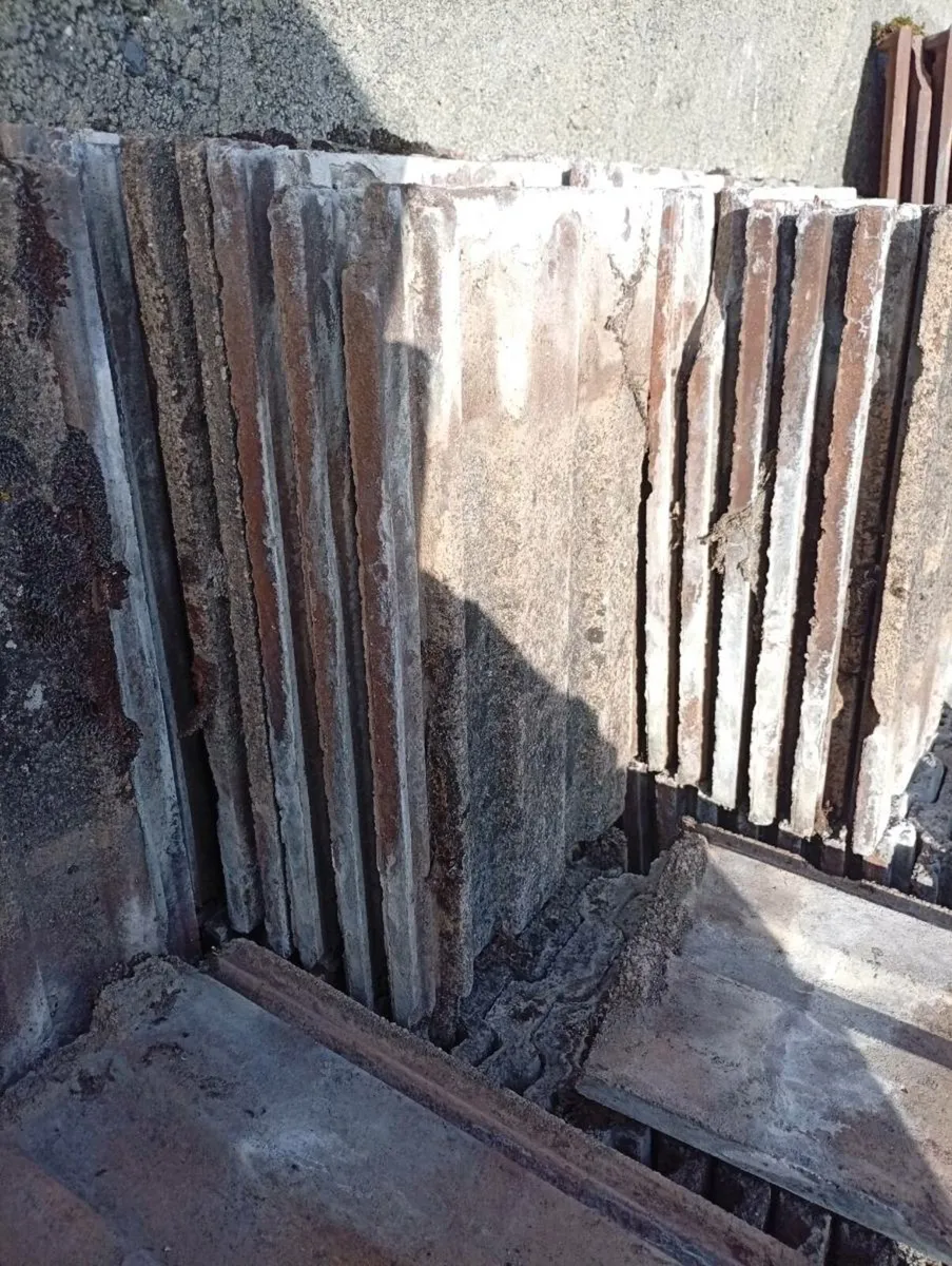 Ban tile - Image 3