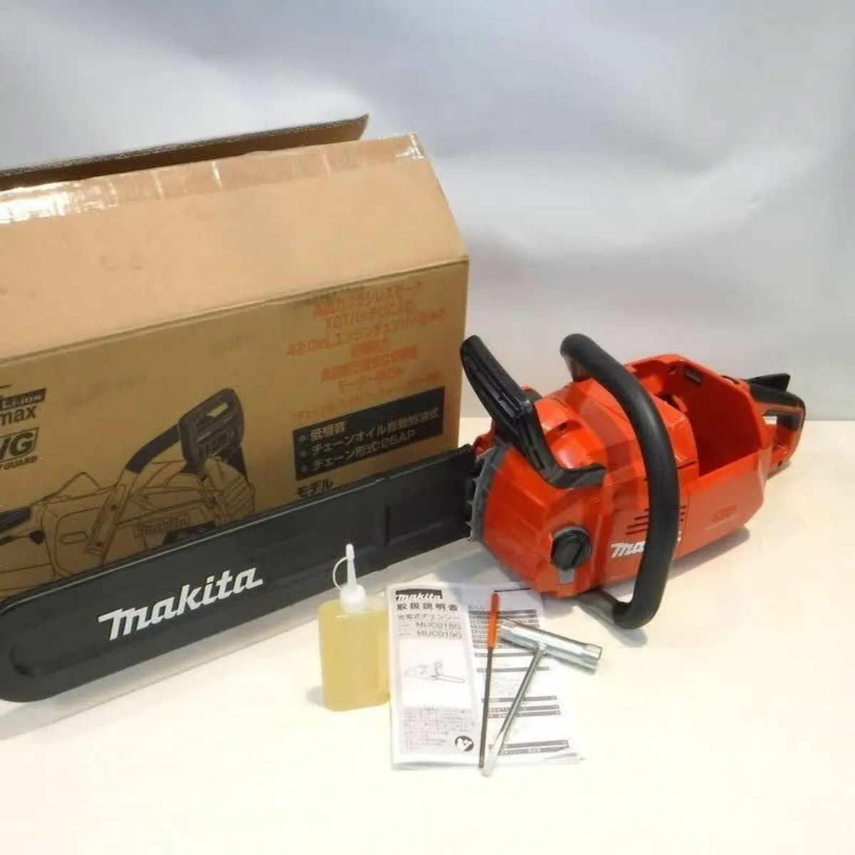 Makita MUC018GZR 40V max Rechargeable Chainsaw - Image 1