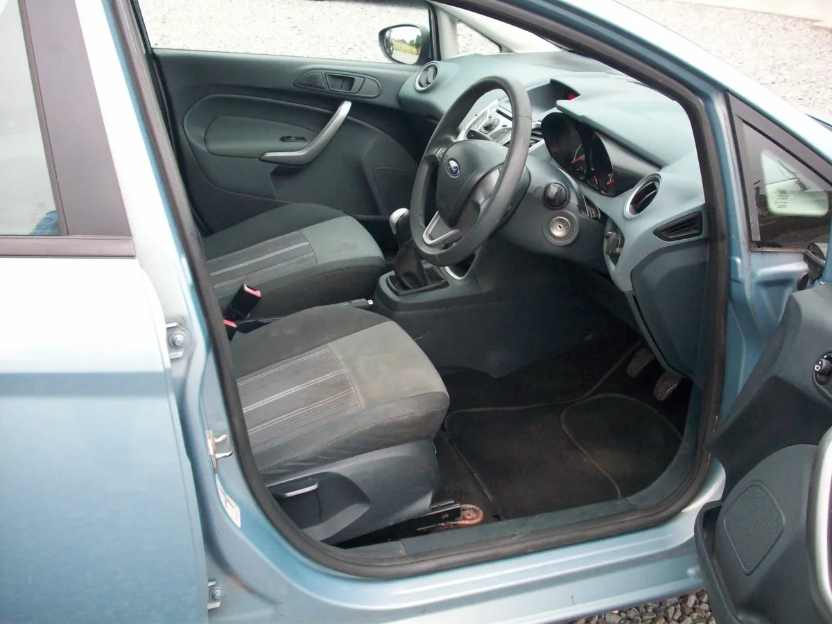 Ford Fiesta 2010 - Image 3