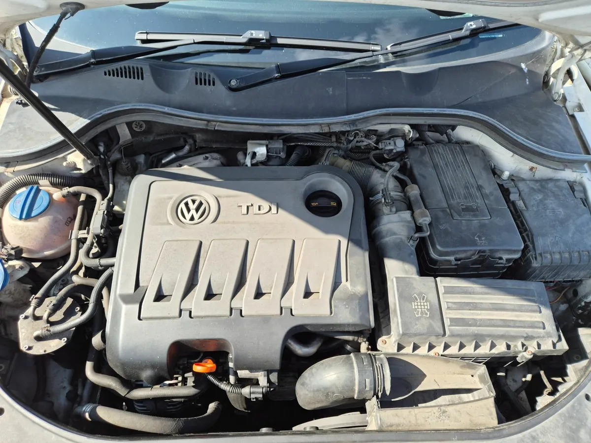 VW Passat Estate 2.0 TDI Sport 2011 - Image 4
