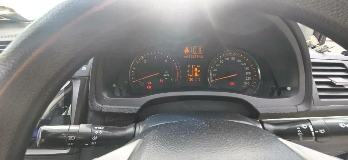 Toyota  Avensis - Image 3