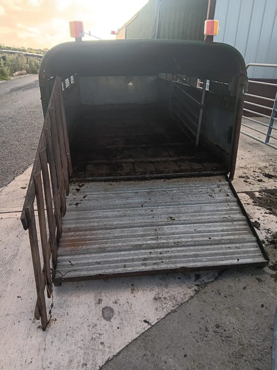 Sheep Trailer - Image 3