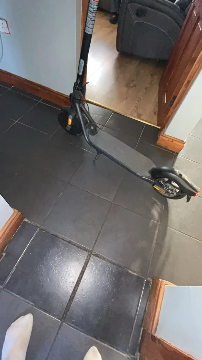 Electric scooter - Image 2