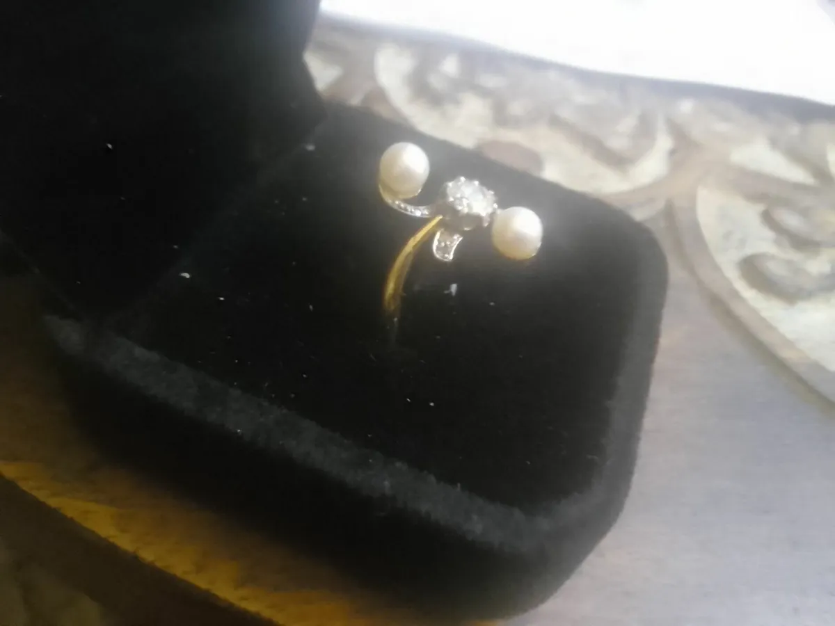 VICTORIAN 18ct DIAMOND & PEARL TRILOGY RING L/M - Image 4