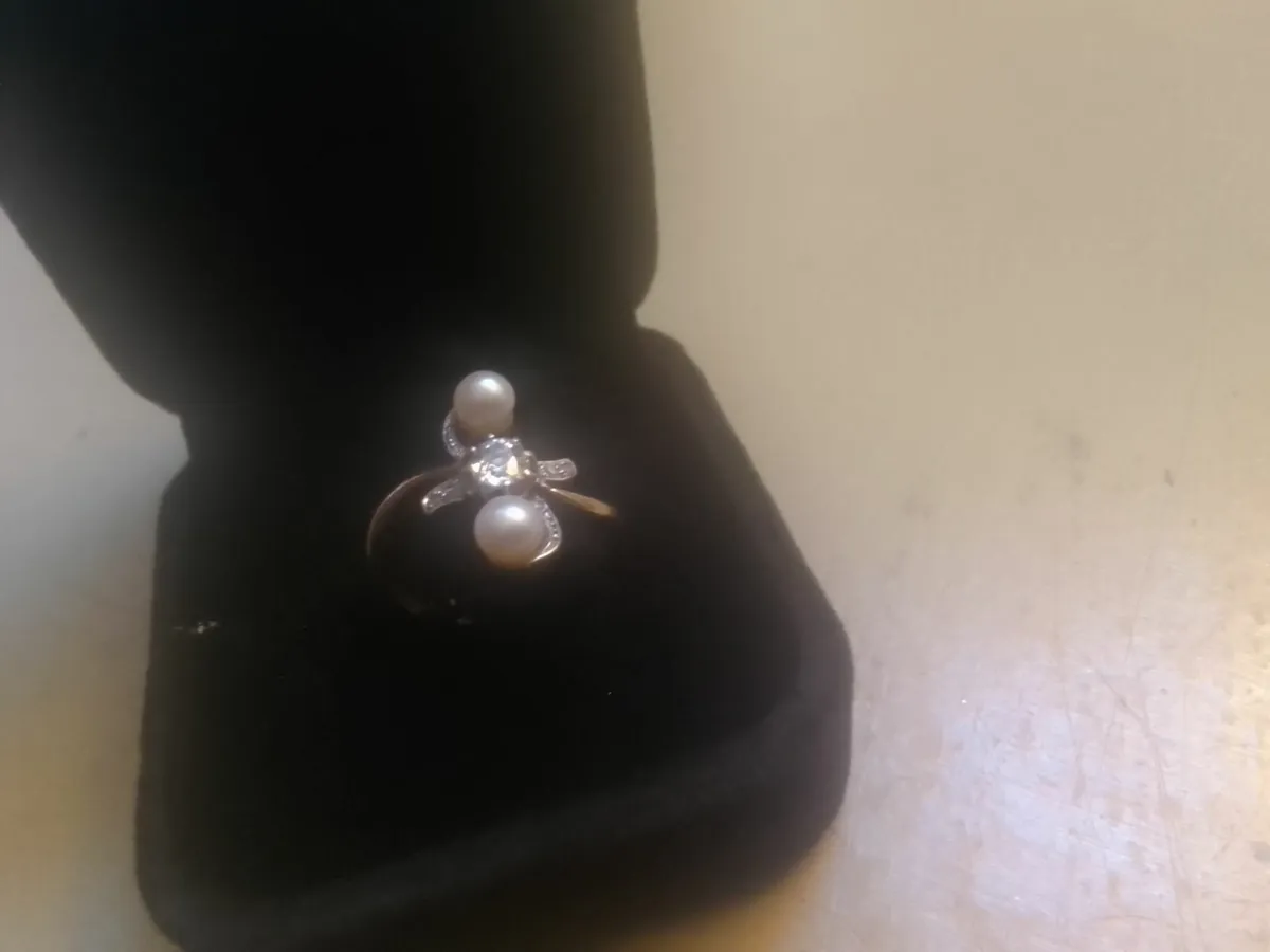 VICTORIAN 18ct DIAMOND & PEARL TRILOGY RING L/M - Image 2