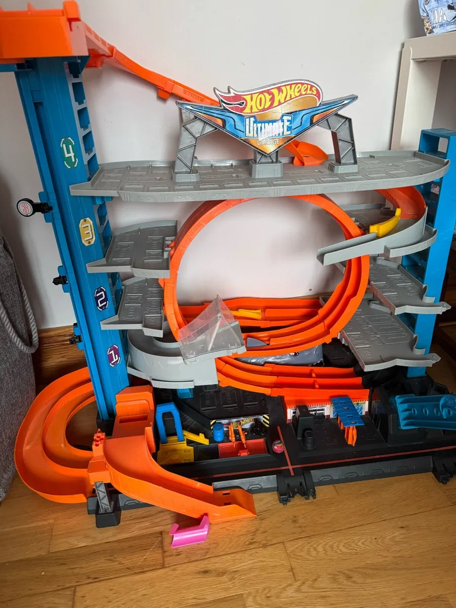 Hot wheels ultimate - Image 2