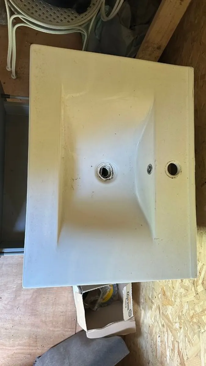 bathroom vanity unit with sink - Image 3