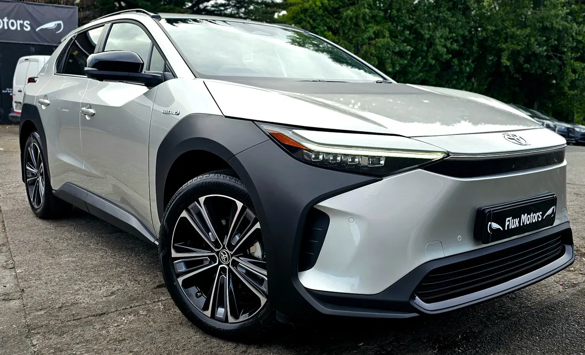 2024 Toyota bZ4X Sport, 71.40kWh, LOW KM - Image 1