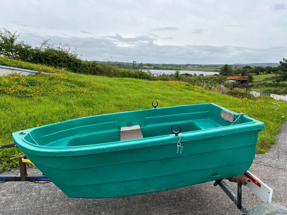 fishing boat ( Johnson seahorse 4HP 2 stroke Motor - Image 4