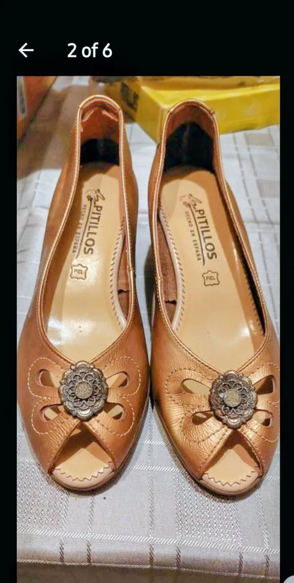 Pitillos gold peephole wedges - Image 2