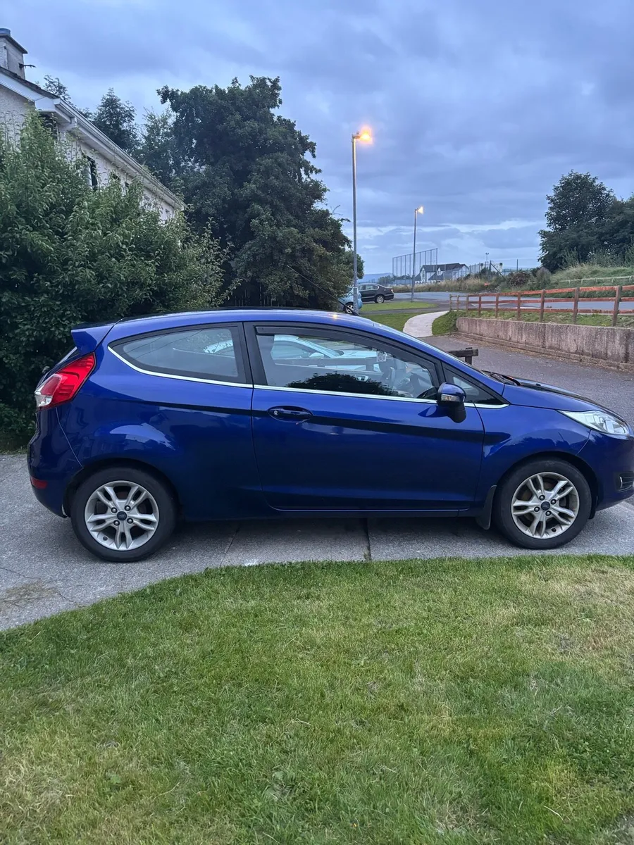 Ford fiesta - Image 4