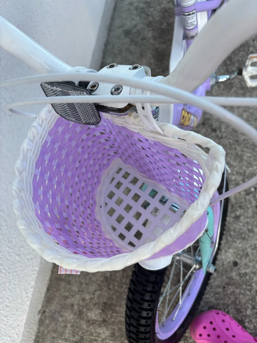 Girls bike - Image 3